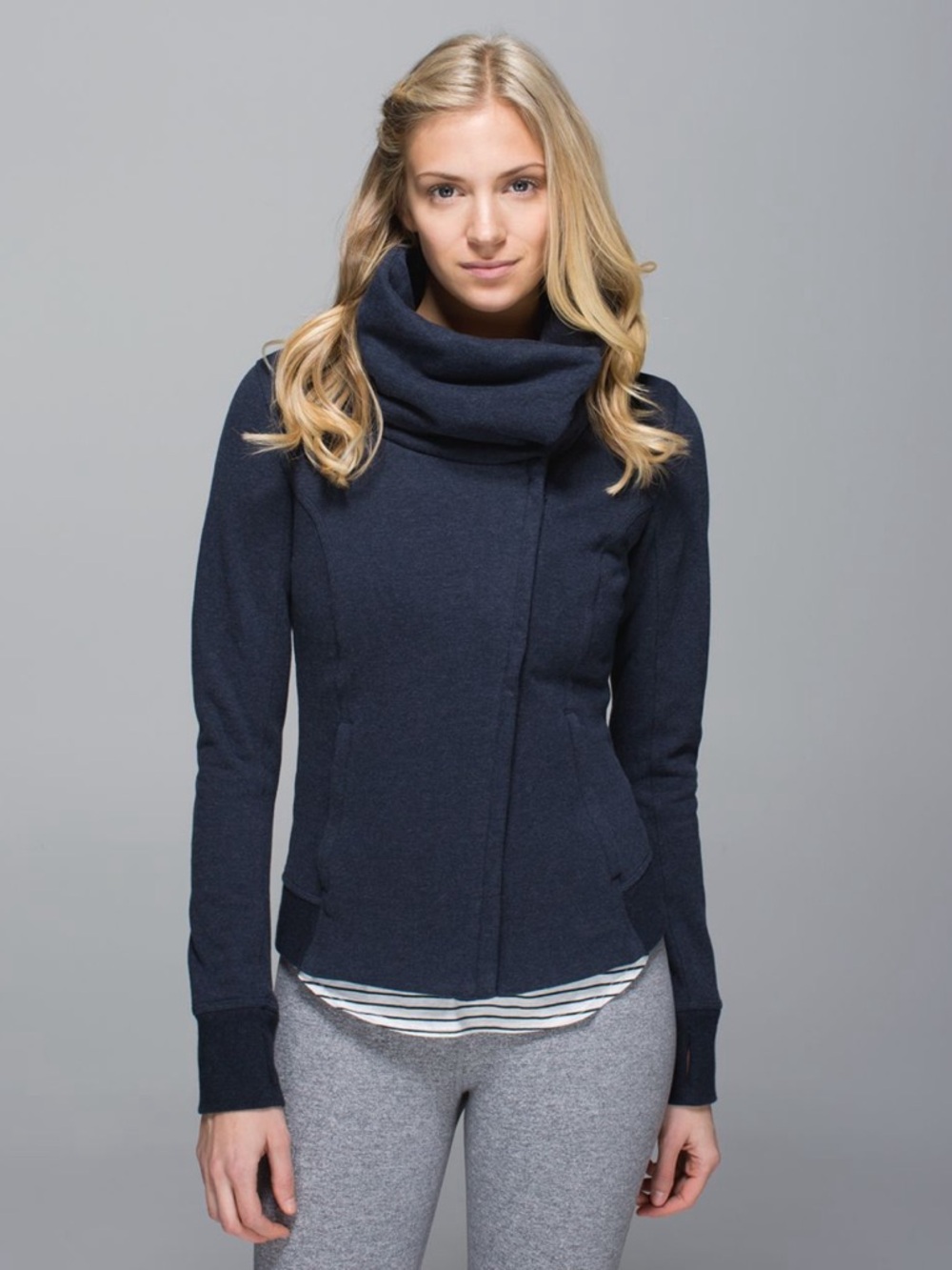 Lululemon Karmacollected Jacket in Heathered Inkwell / Inkwell Blue Size 10